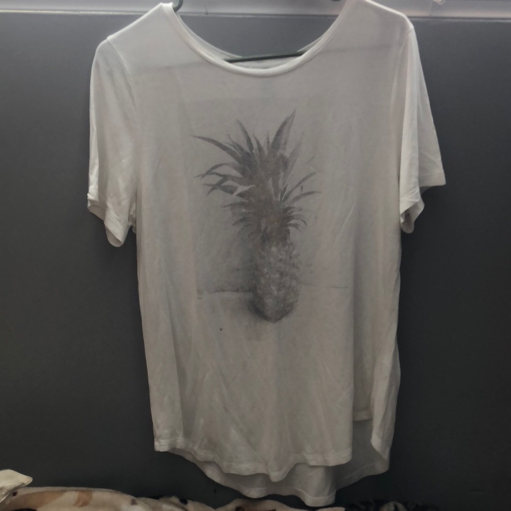 Old navy white pineapple t shirt